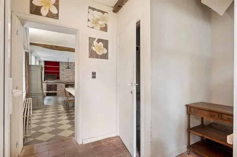 Te renoveren woning met magazijn 424m² en perceel 137m²