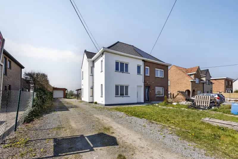 Gerenoveerde HOB 680m2 3 slaapkamers Garage Tuin