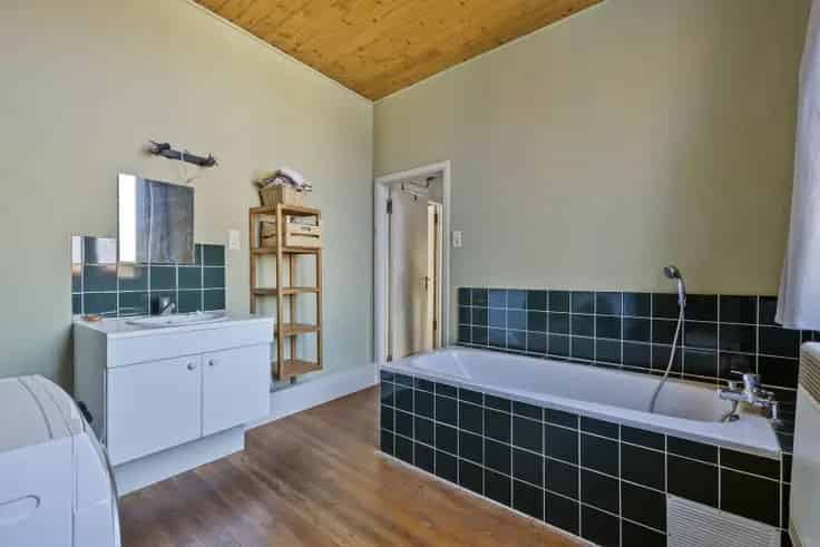 Handelshuis te Koop Gent Te renoveren woning en handelspand
