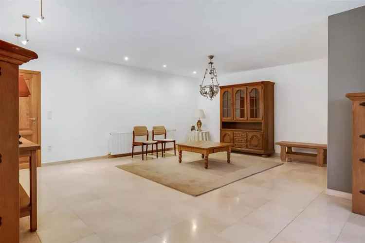 Ruim Appartement te Huur in Centrum Lichtaart 147m²
