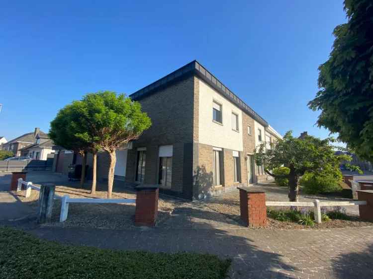 Huis te huur Multifunctionele woning met magazijn te renoveren