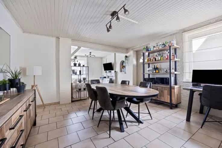 Huis Te Koop Viane: Instapklare woning met garage