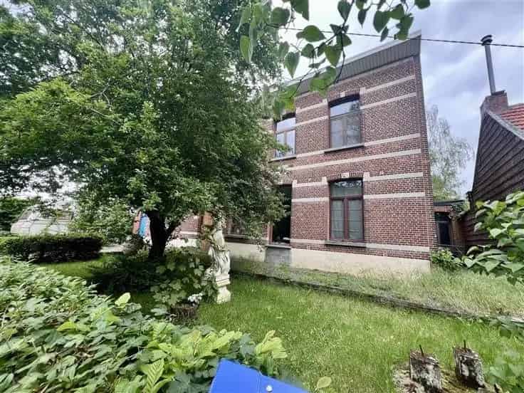 Huis Te Koop: Ruime Kangoeroewoning 8 Slaapkamers
