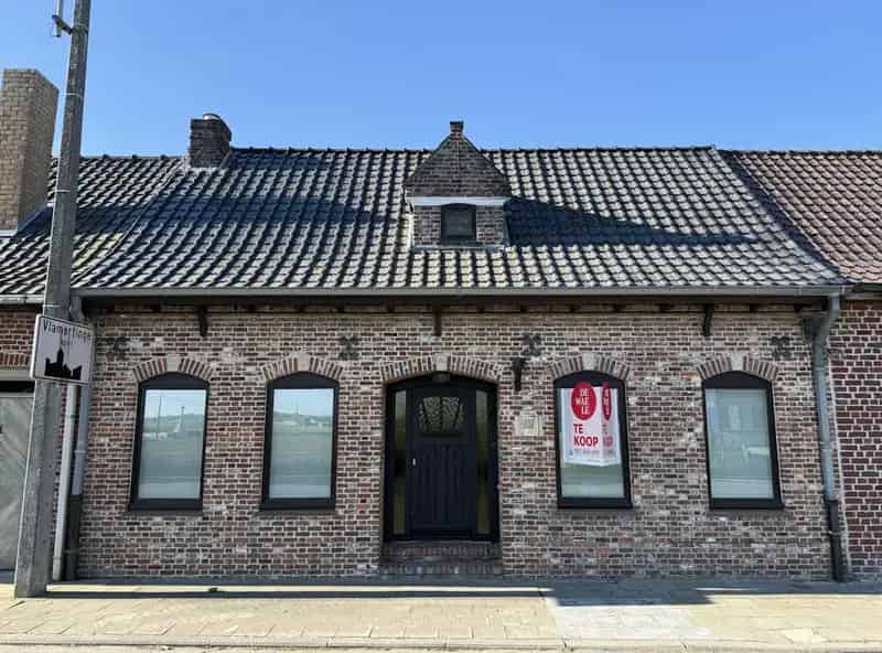 Huis te koop Vlamertinge: Instapklaar met Tuin en Driedubbele Garage