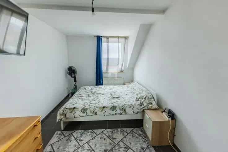 Appartementsblok 8 Units Te Koop Pironchamps