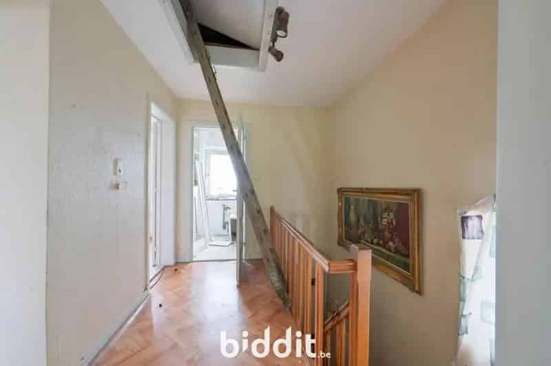 TE RENOVEREN WONING Ruim Perceel Nabij N78 E314