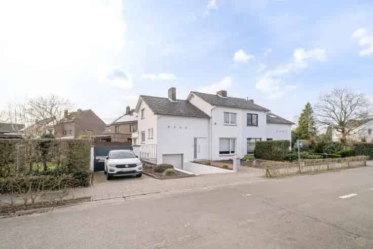 Gezinswoning te Koop Hasselt - 3 slaapkamers - Ruime tuin
