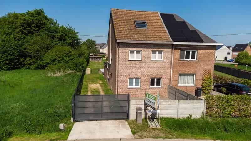 Ruime 4 Slaapkamers HOB met Zwembad te Blaasveld