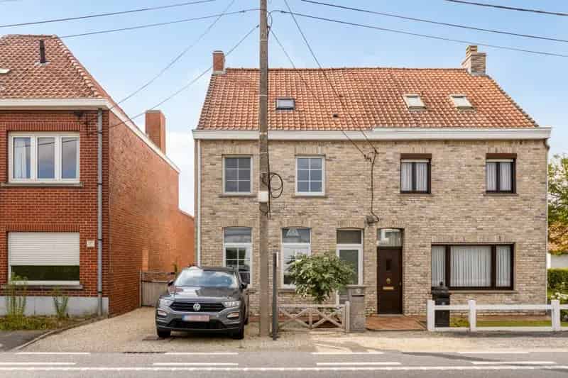Huis te koop Meulebeke: 3 slaapkamers, grote tuin, gerenoveerd