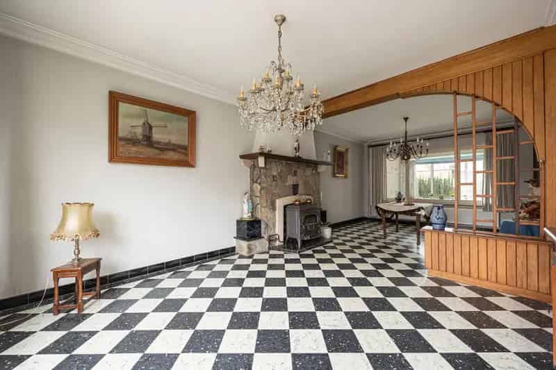 Huis te koop: 3 slaapkamers, 246m², renovatieproject
