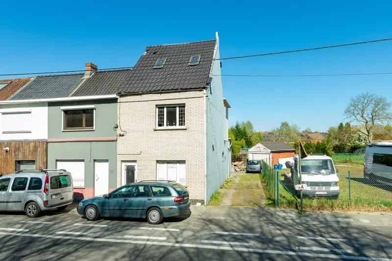 Op te knappen woning 3 slaapkamers