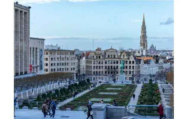 Huur 2 slaapkamer appartement van 94 m² in Brussels