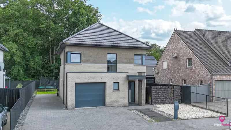 Moderne 3 Slaapkamers Huis te Huur in Heusden