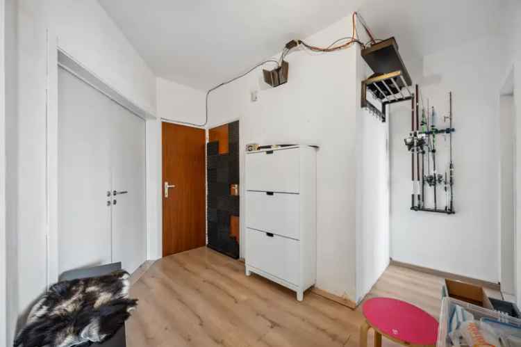 Ruim 3 Slaapkamer Appartement te Huur Mortsel