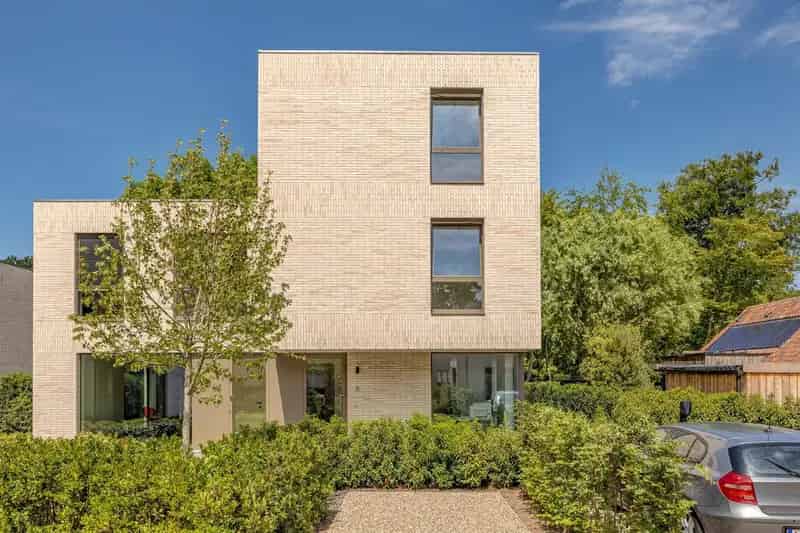 Wonen in 's-Gravenwezel: Stijlvol Duurzaam en Rustgevend