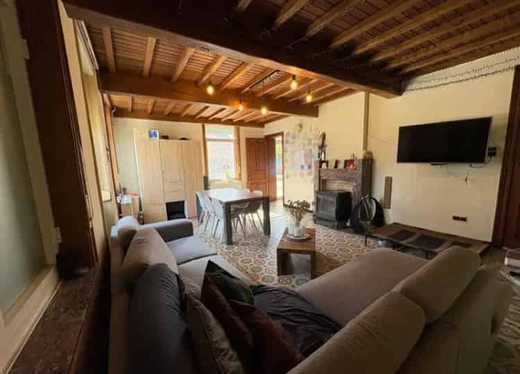 Huis te koop Bever: Instapklare 3-gevelwoning
