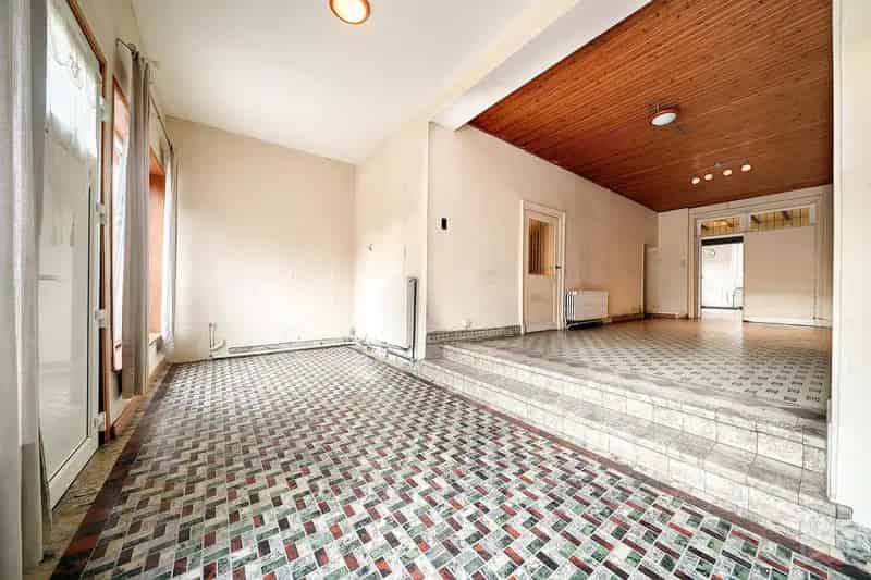 Huis te koop in Jauche met 4 slaapkamers en werkplaats