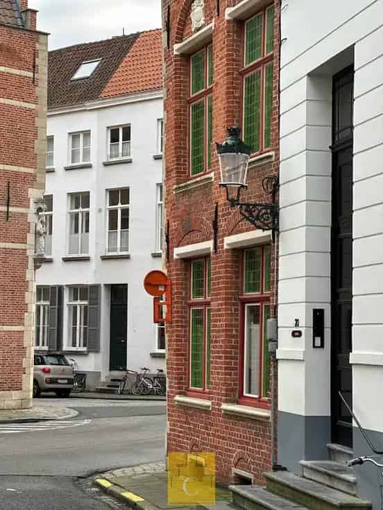 17e Eeuwse Stadswoning te Koop: Charmant & Ruim