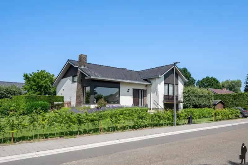 Gerenoveerde woning 4 slaapkamers Schorvoort