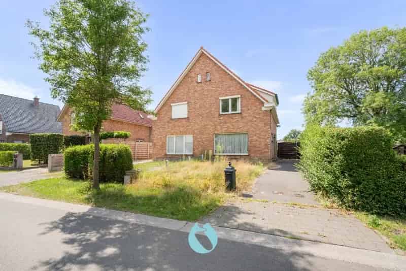 Huis te koop Lovendegem: 2 slaapkamers, tuin, garage