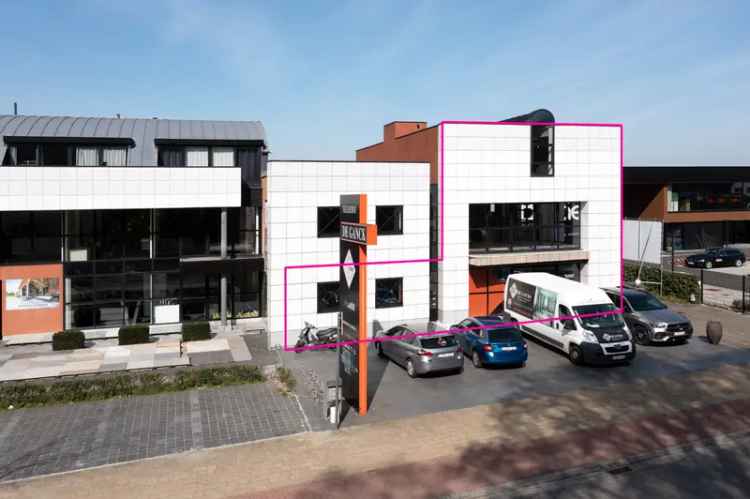 Huur kantoorruimte in Merelbeke met handelsruimte van 858m²