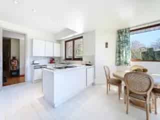 Villa te koop Lasne 350m² 4 slaapkamers tuin garage