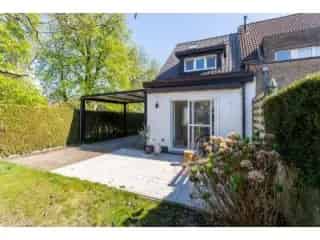 Huis te Koop Kapellen - Gerenoveerde 3 Slaapkamers - Toplocatie