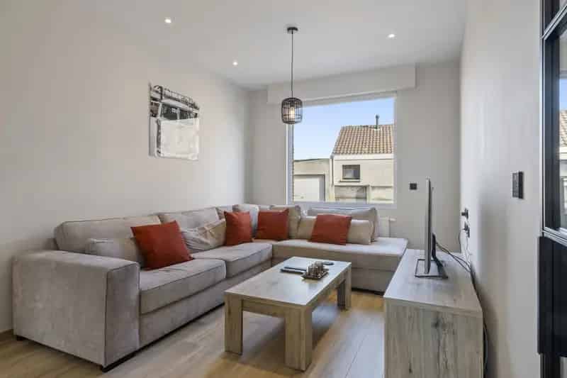 Modern Gerenoveerde Rijwoning Gistel
