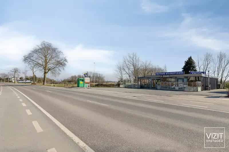 Handelsfonds met Gebouw en Grond te Haaltert