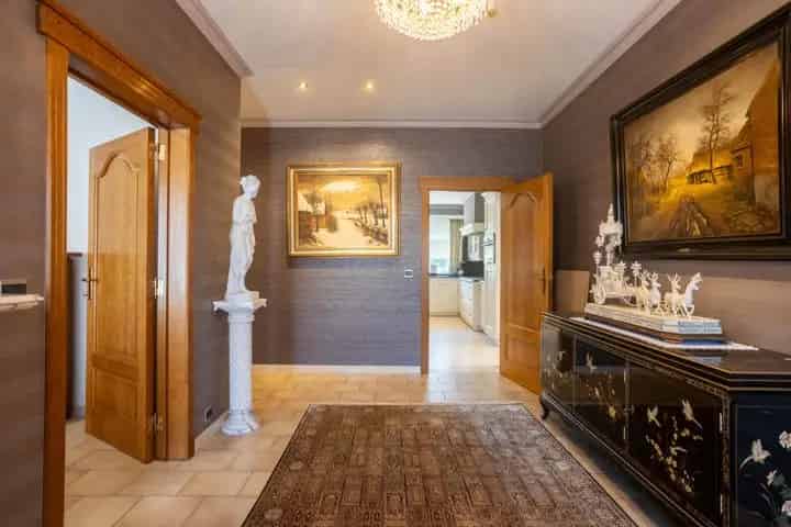 Huis te koop in Outer: Luxe villa met boomgaard en uitzicht