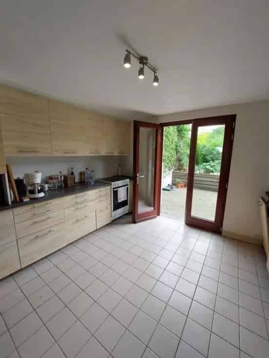 Huis Te Koop Boechout: Grote Familie Woning met Tuin
