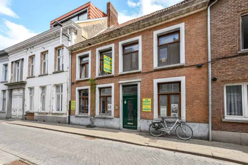 Herenhuis te koop Sint Niklaas: Charmant en ruim met Artstudio