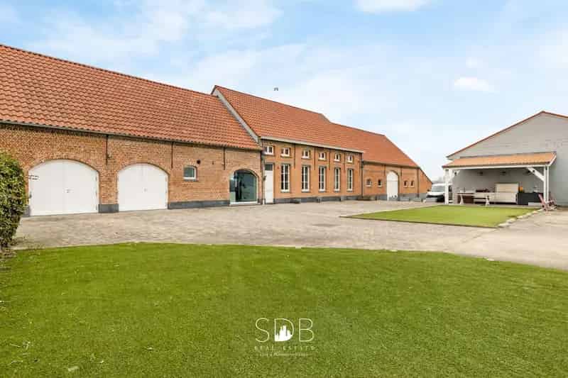 Landelijke Villa te Koop in Leest