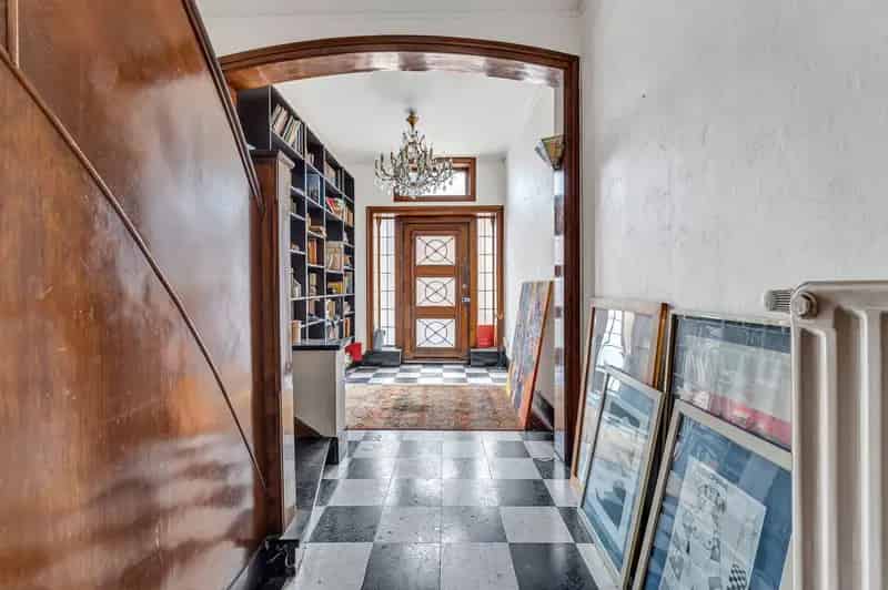 Te renoveren woning met opslagruimte 290m²