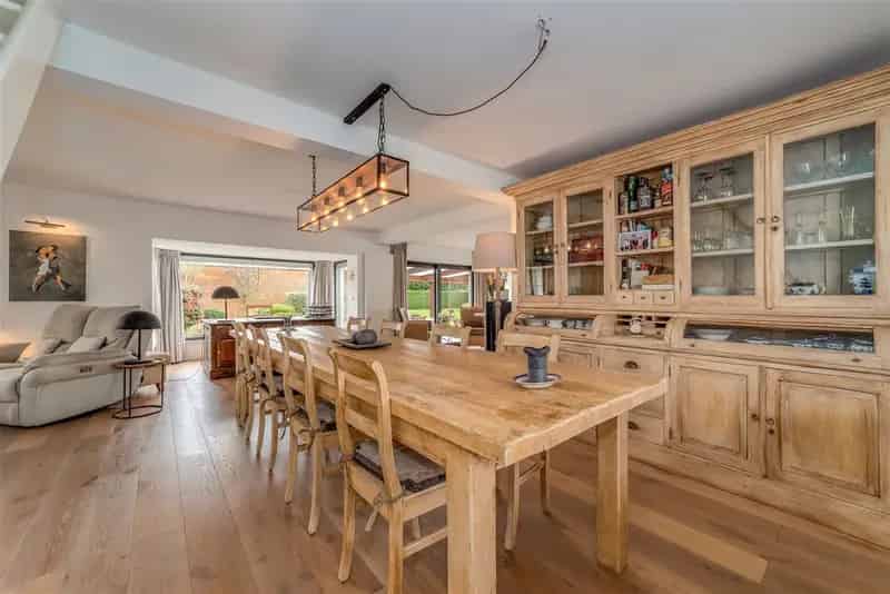 Woning met magazijn 649m² op 2787m² Wommelgem
