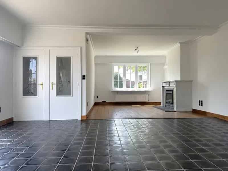 Huis te huur met grote tuin en garage