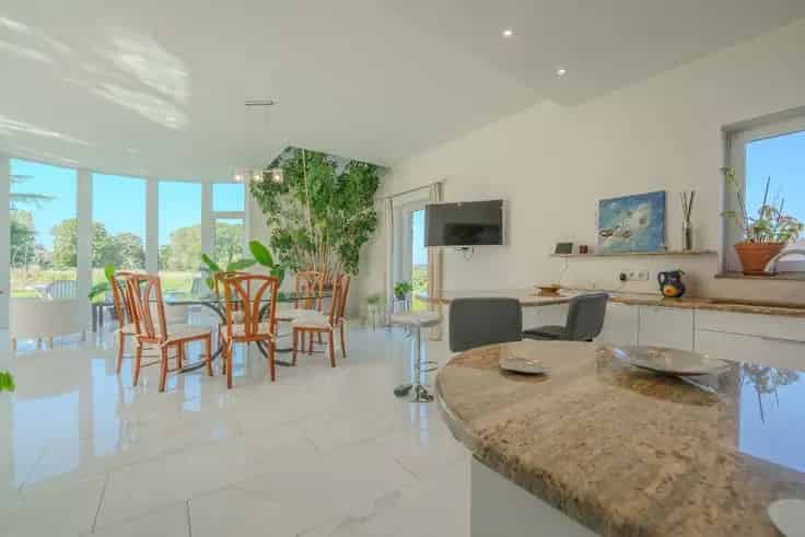 Luxe Villa 445m² met Wellness en 2 Studio's te Koop