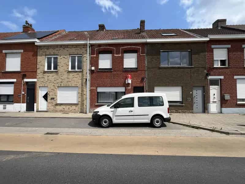 Te Koop Starterwoning 2 slaapkamers Nabij School en Winkels