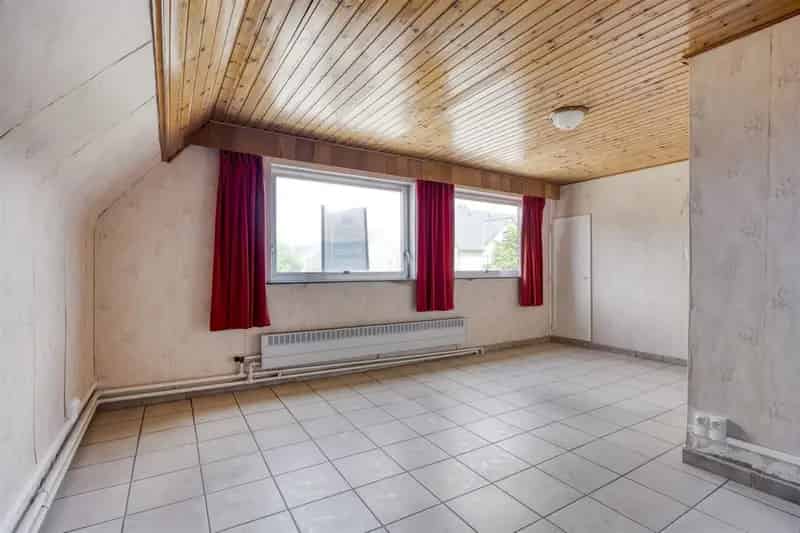 3 Slaapkamer Huis Te Koop Ruim Perceel