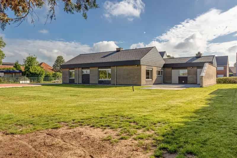 Bungalow te koop Waasmunster - Ruim en Lichtrijk Huis