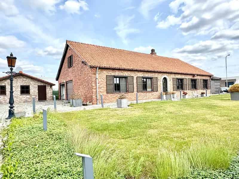 Huis te koop 3 slaapkamers dubbele garage 1027m2