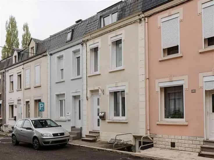 Huis te Koop Athus - 2 slaapkamers - Tuin - Chalet