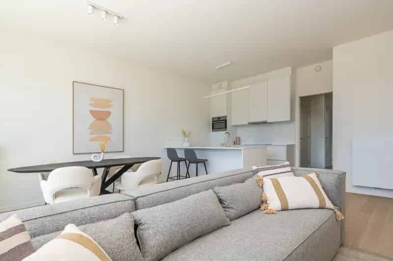 Appartement te koop 2 slaapkamers ruim terras