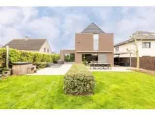 Huis te koop Geel - Moderne woning met 4 slaapkamers en tuin