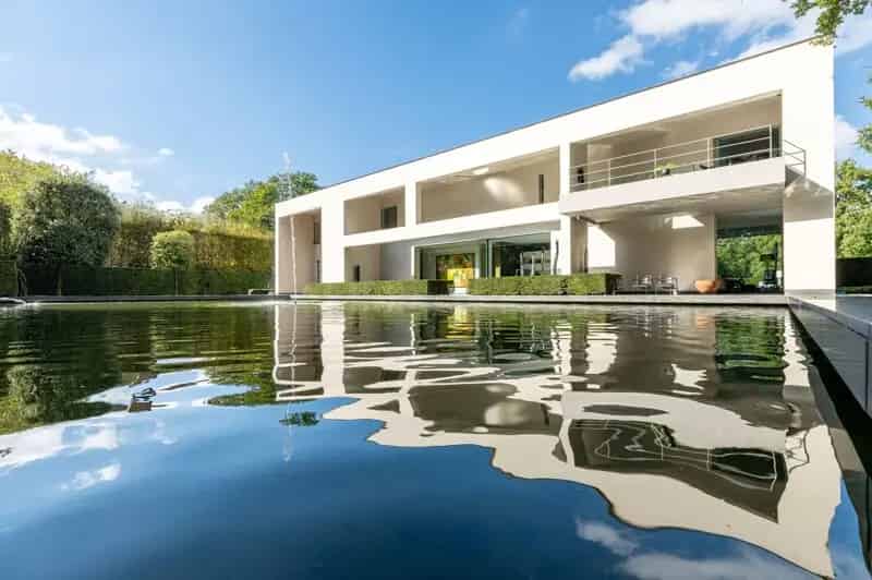 Exclusieve Villa Koningshof 8311m² Zwembad Koetshuis