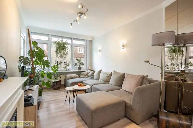 Huis te koop: Instapklare woning met tuin nabij Bredabaan