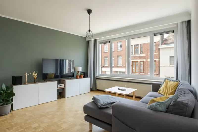 Appartement te koop: Lichtrijk 2 slaapkamers, terras, instapklaar