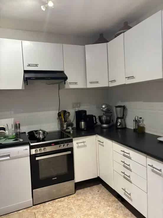 Ruime Familiewoning te Anderlecht 4 slaapkamers 4 salons