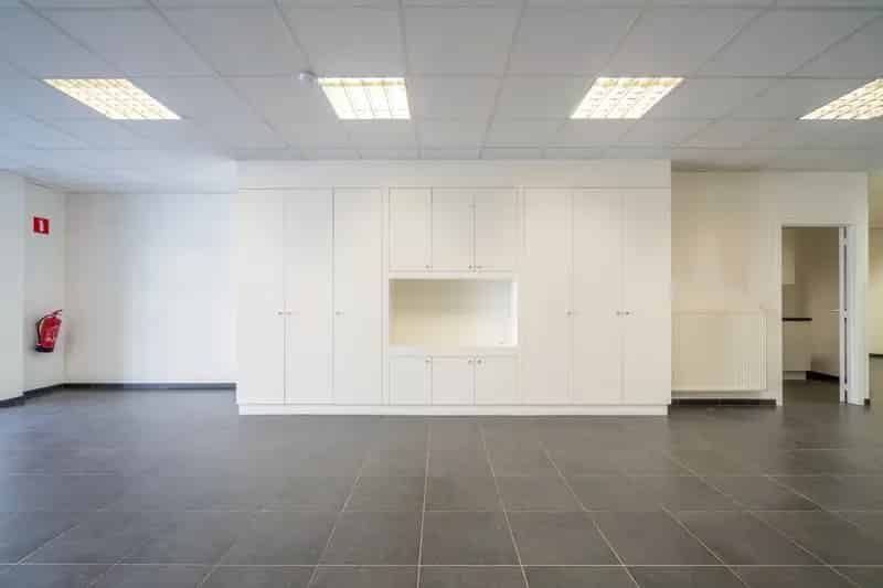 KANTOOR MET GARAGE Volledige Aanbod