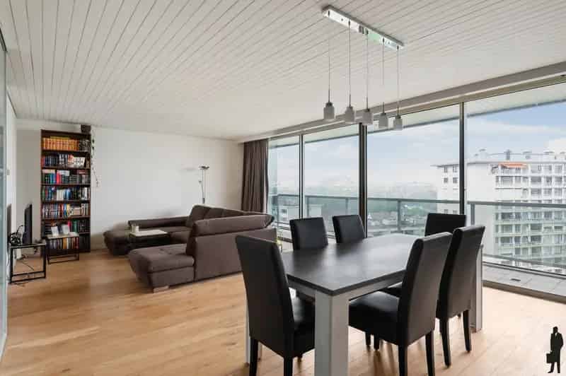 Ruim appartement te koop met 2 terrassen